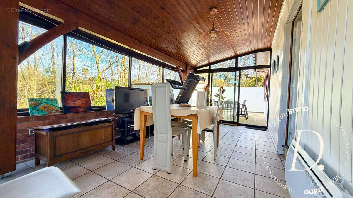 Maison à SAINT-MARTIN-DE-SEIGNANX