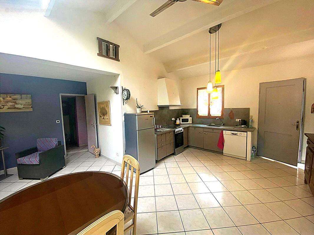 CARCES (83) - Maison 3p - 61m² - photo 5