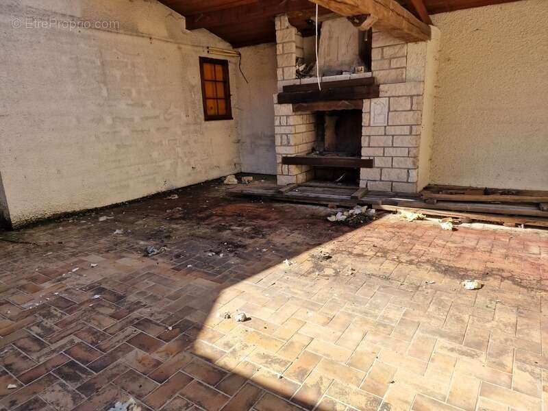 Maison à GIRONCOURT-SUR-VRAINE