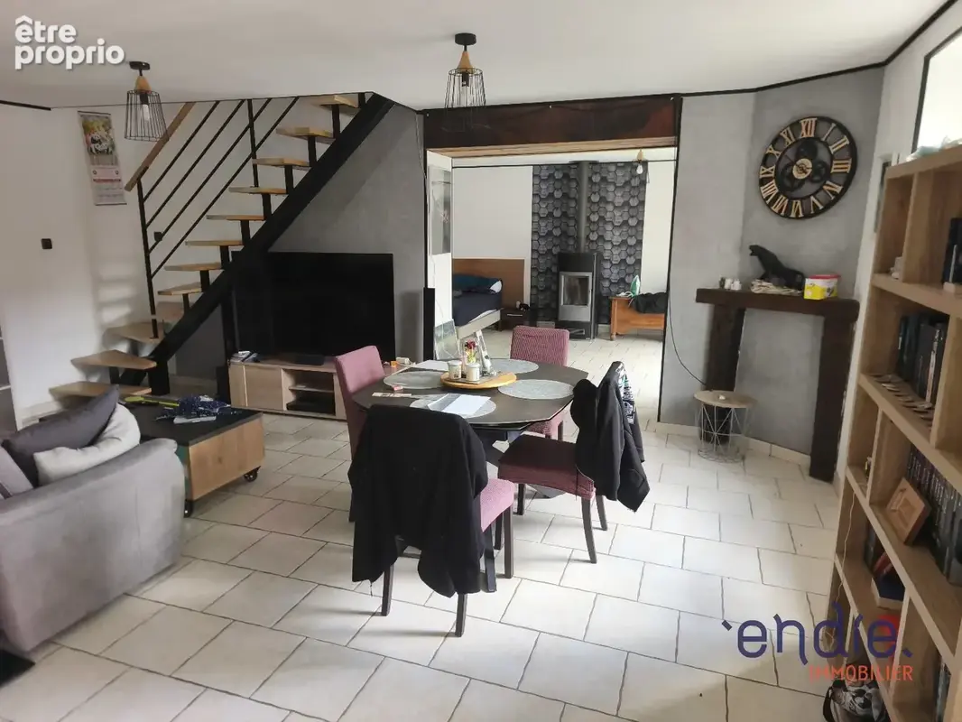 Louroux bourbonnais : maison renovee 5 pieces avec dependances et terrain - photo 4