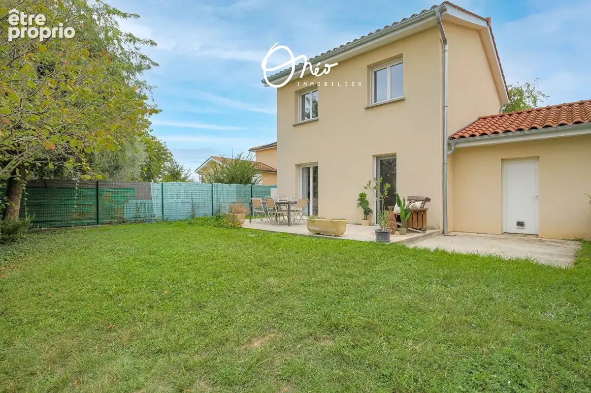 Mions coeur village - Maison 4 pièces de 85 m2 avec garage - photo 2