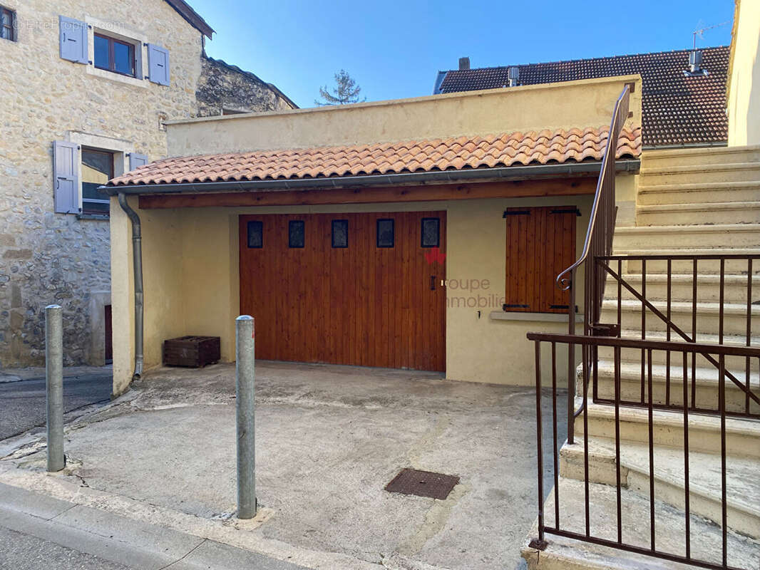 Maison à COMBOVIN