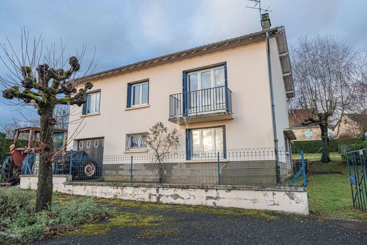 Maison à SAINT-GERMAIN-LES-BELLES