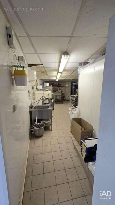 Photo 9 - Commerce à COUHE