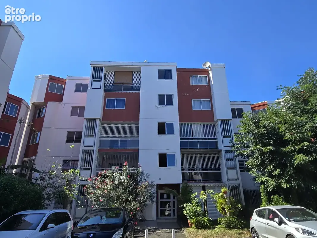 Appartement 71 m² à Le Port  - photo 2