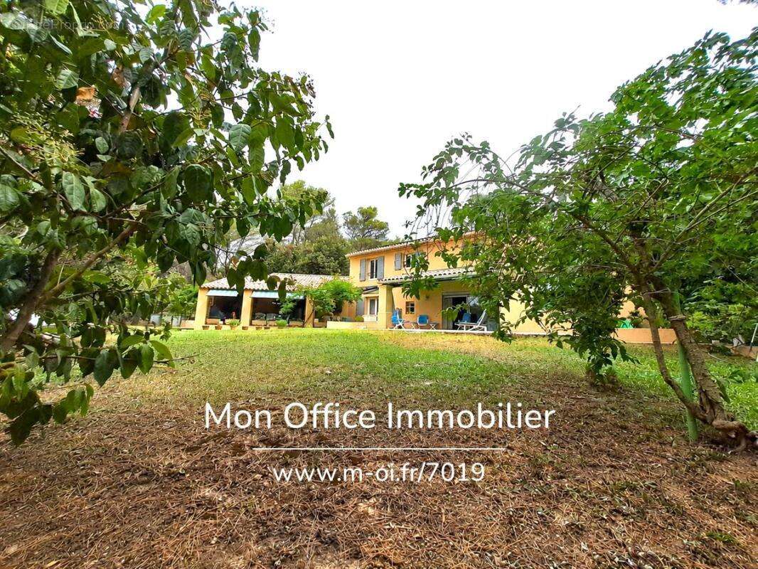 Maison à MEYREUIL