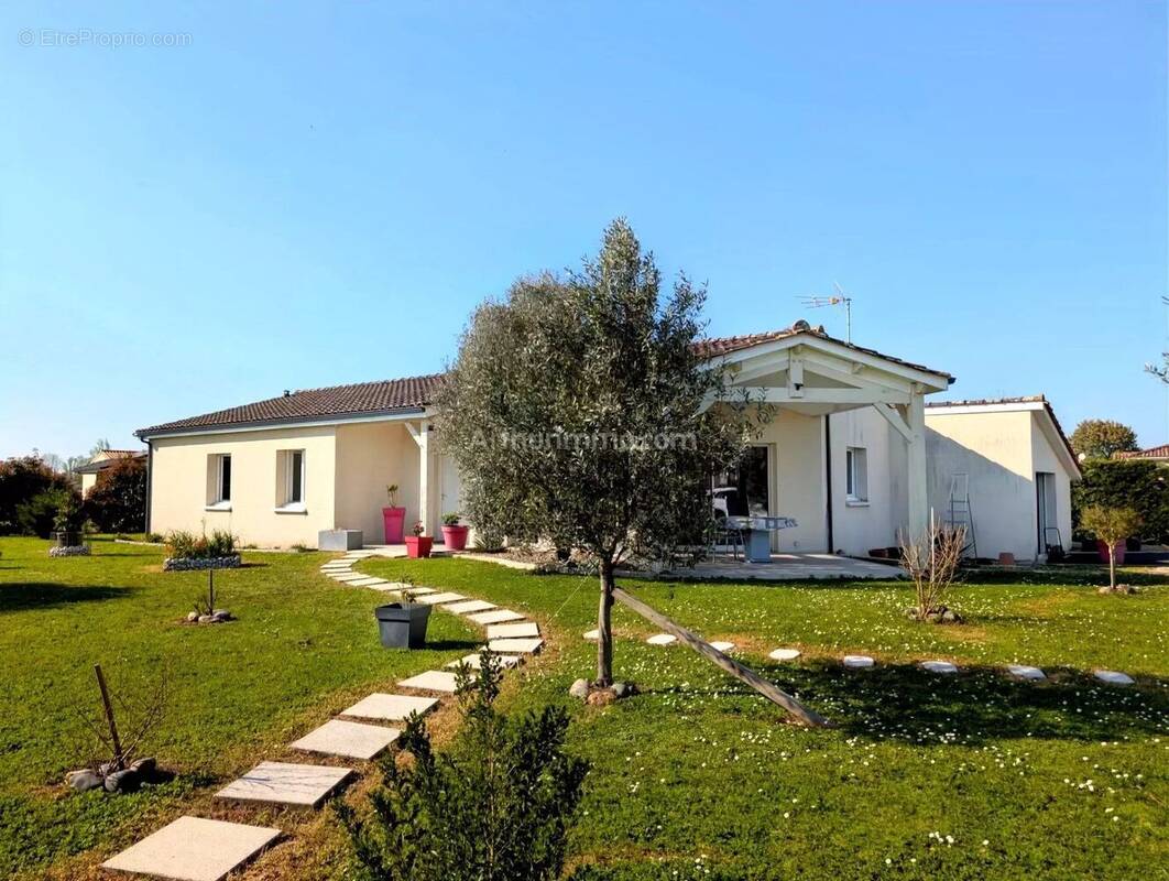 Maison à CAMPS-SUR-L'ISLE