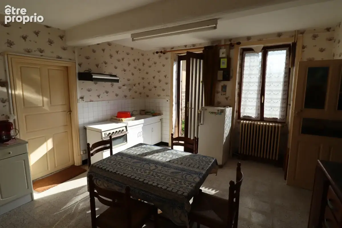 Jolie maison en pierre de taille au cœur de Saint-Julien sur Reyssouze - photo 4