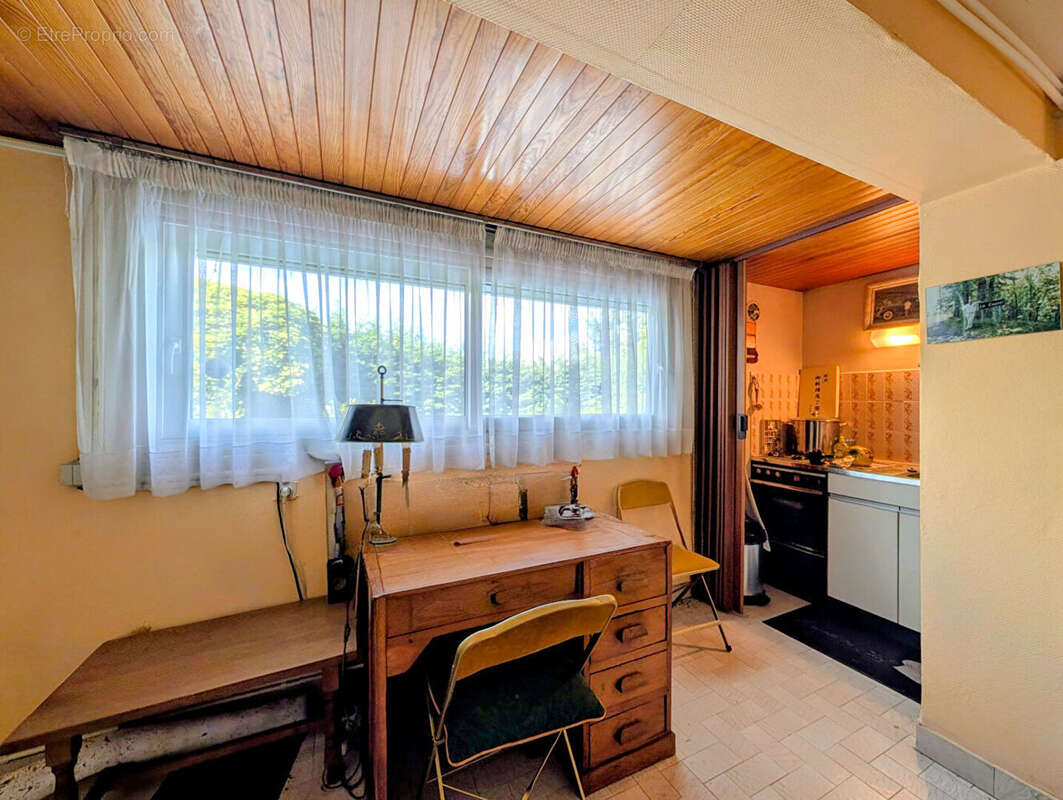 Maison à PUGNY-CHATENOD