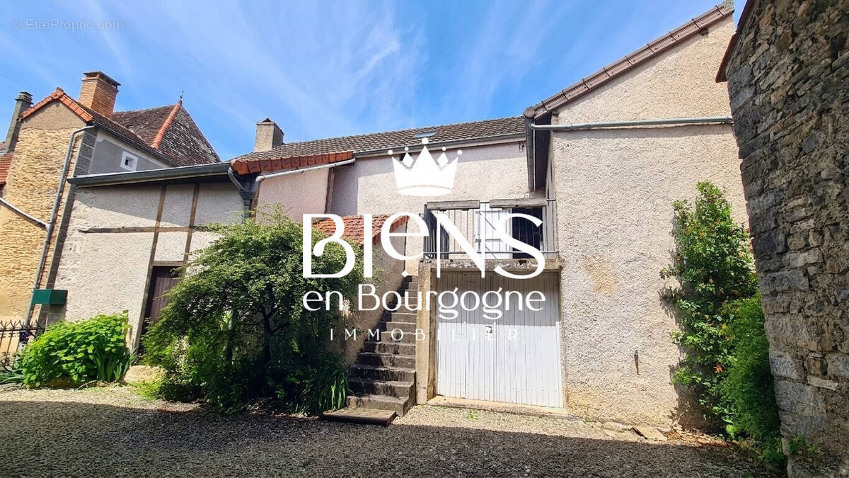 Maison à LA ROCHEPOT