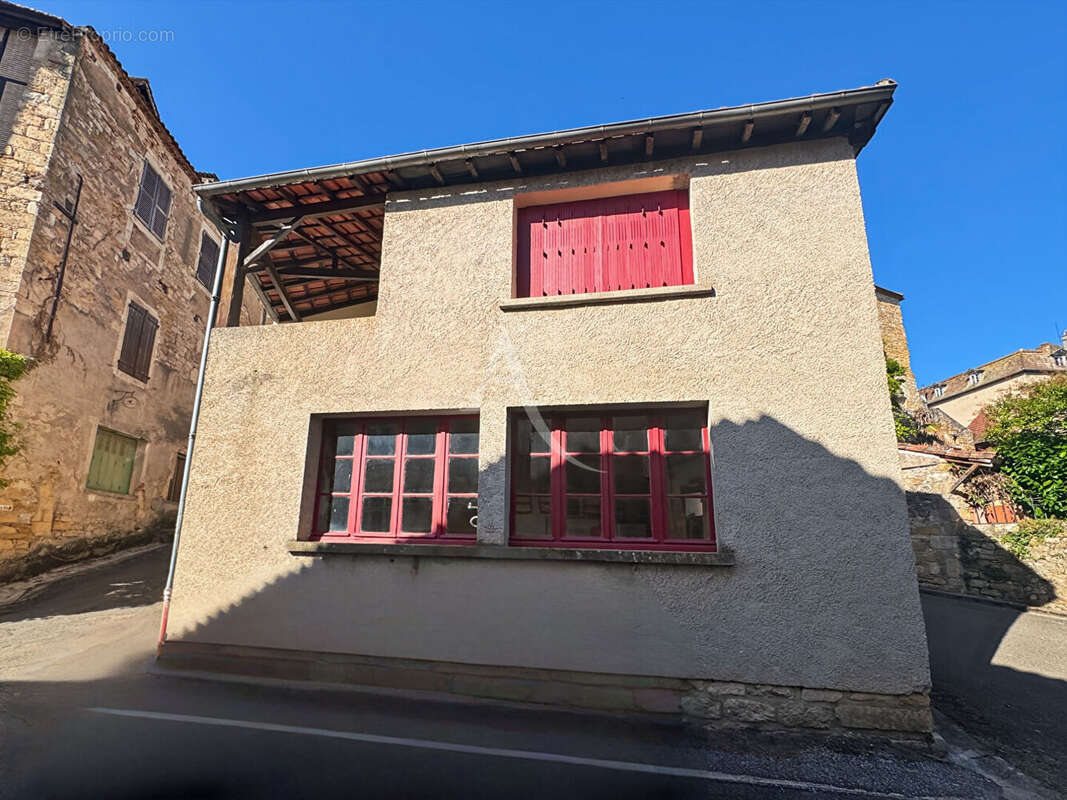 Maison à PUY-L&#039;EVEQUE