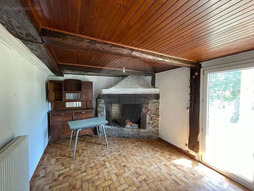 Maison à CHAVANNES-LES-GRANDS