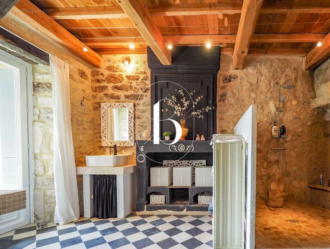 Maison à BARJAC