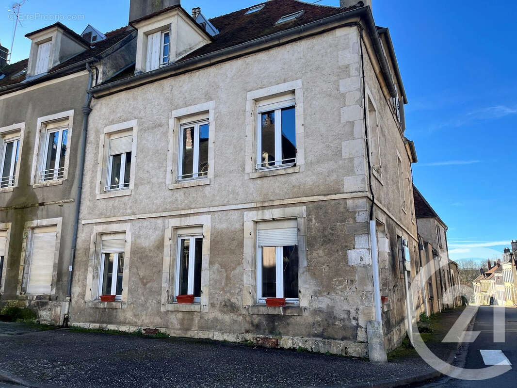 Maison à ENTRAINS-SUR-NOHAIN