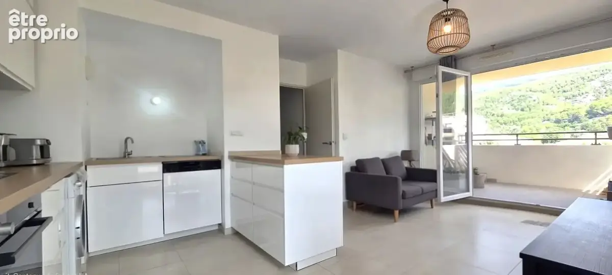Appartement T3 + Terrasse + Box double fermé - photo 3