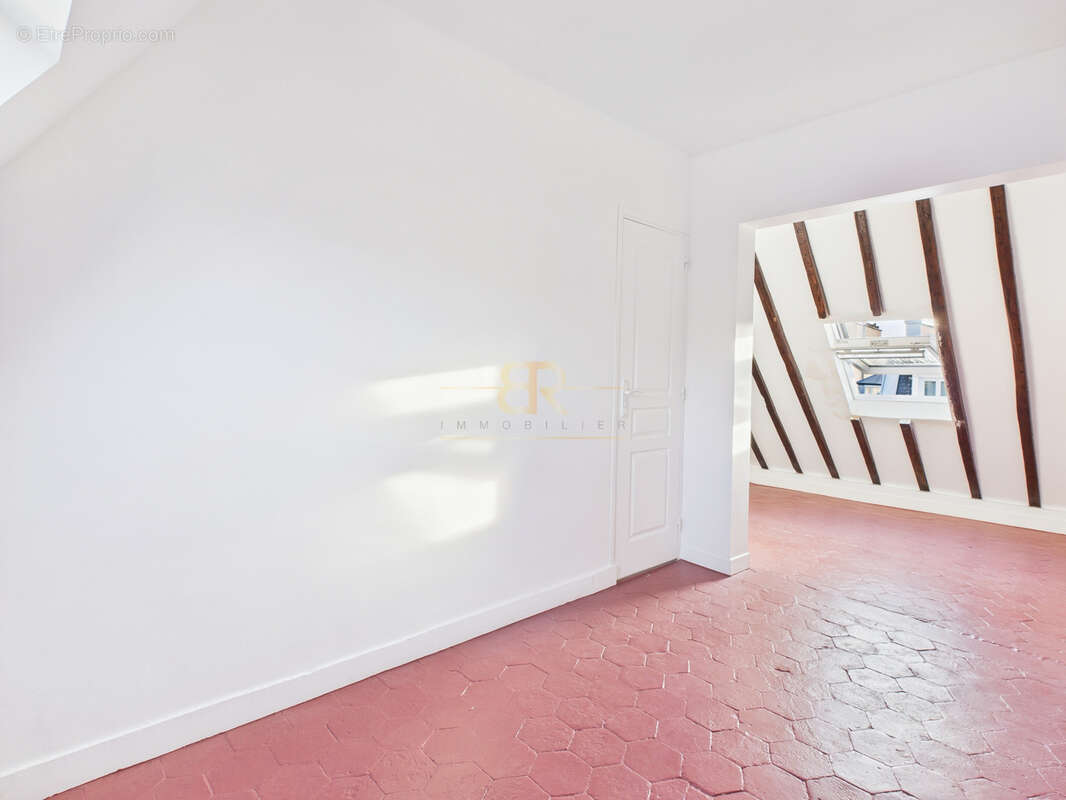 Appartement à PARIS-3E