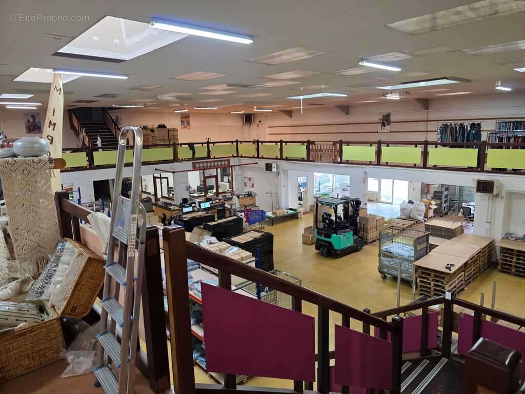 Magnifique bâtiment de 3 600 m² - Grand potentiel - photo 3