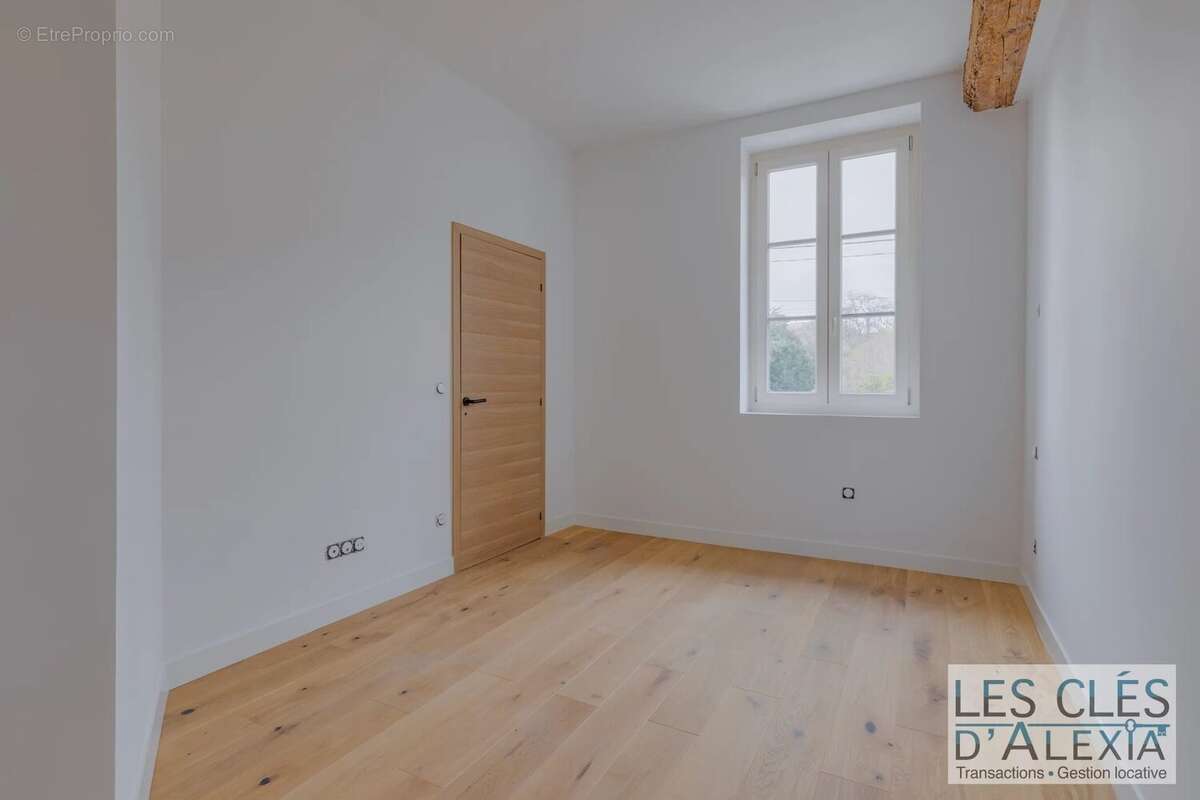 Appartement à SAINT-GENIS-LAVAL