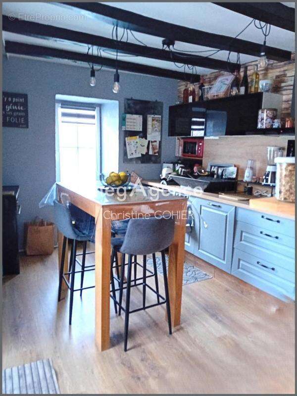 Maison à SAINT-GERMAIN-DE-MARENCENNES