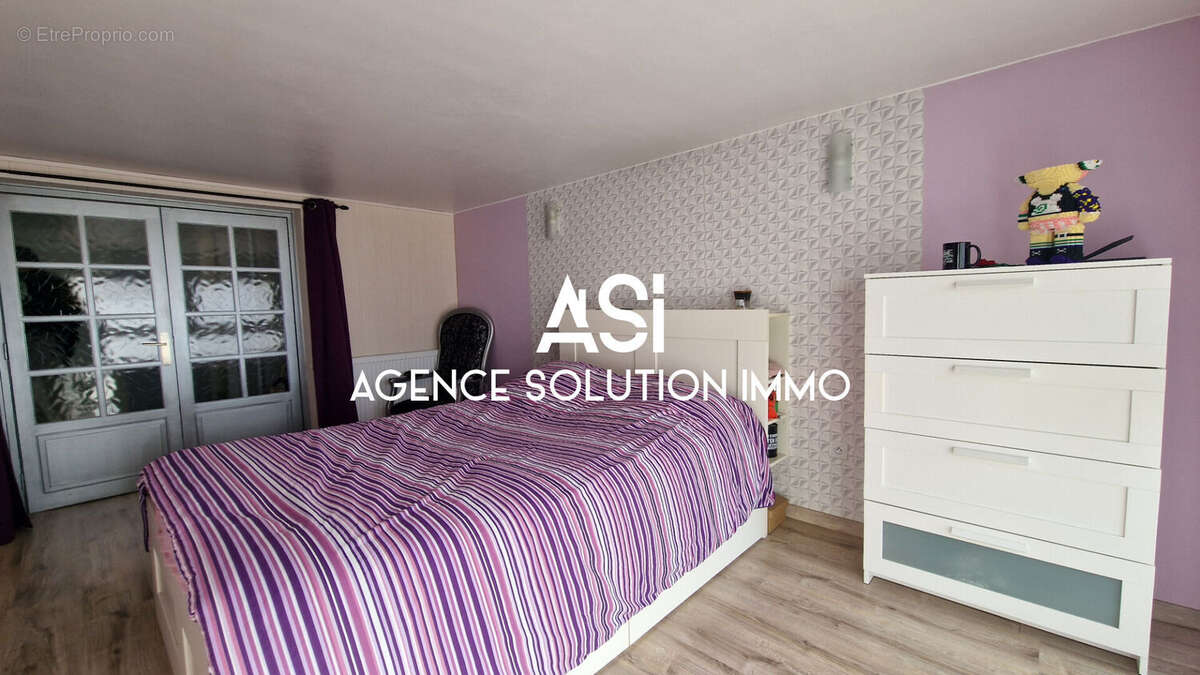 Maison à L'HUISSERIE