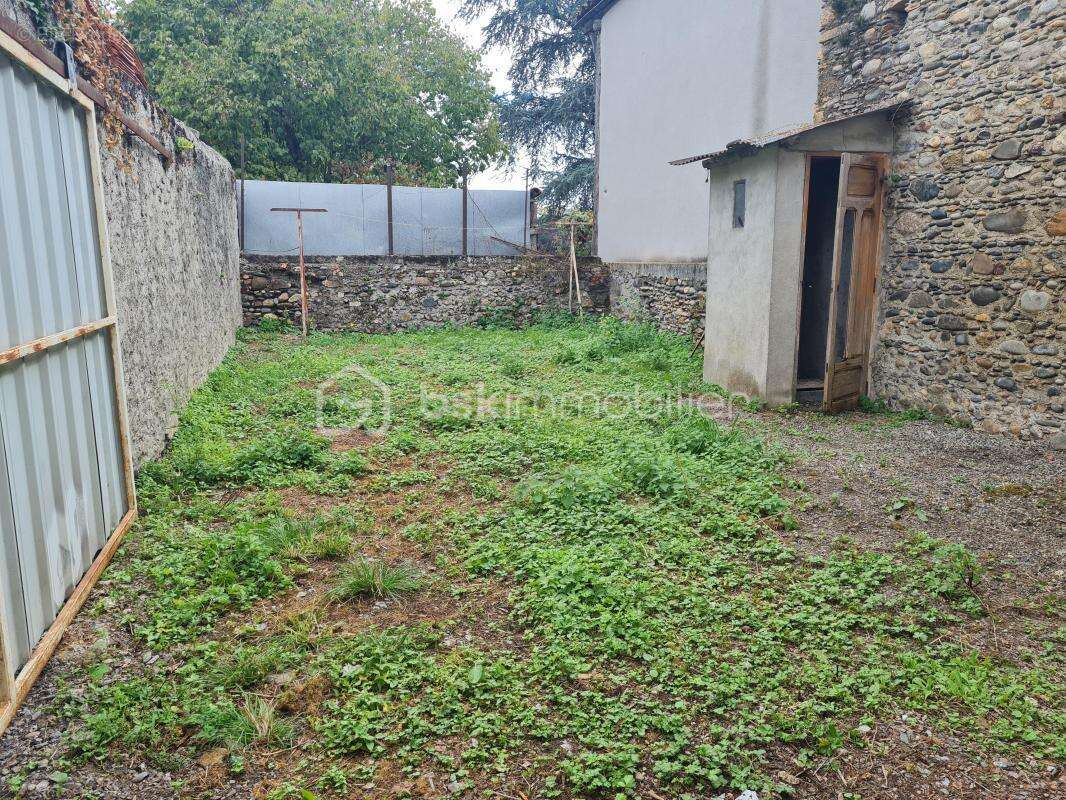 Immeuble au cœur du village - photo 11