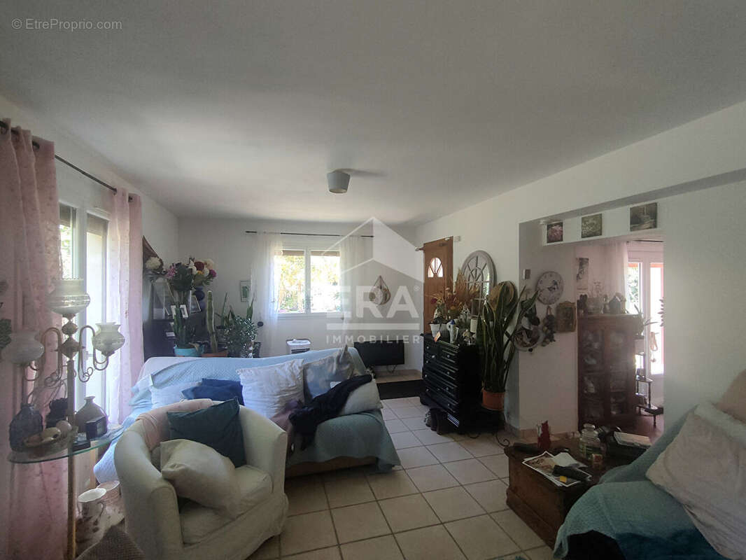 Maison 3 pièces à vendre à Saint-Savin - Terrain de 17200 m² - photo 5