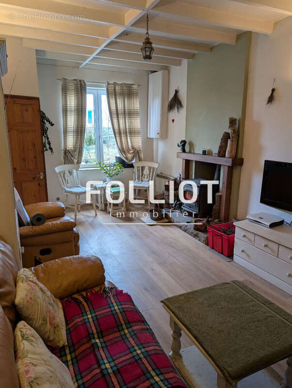 Maison à SAINT-MICHEL-DE-MONTJOIE