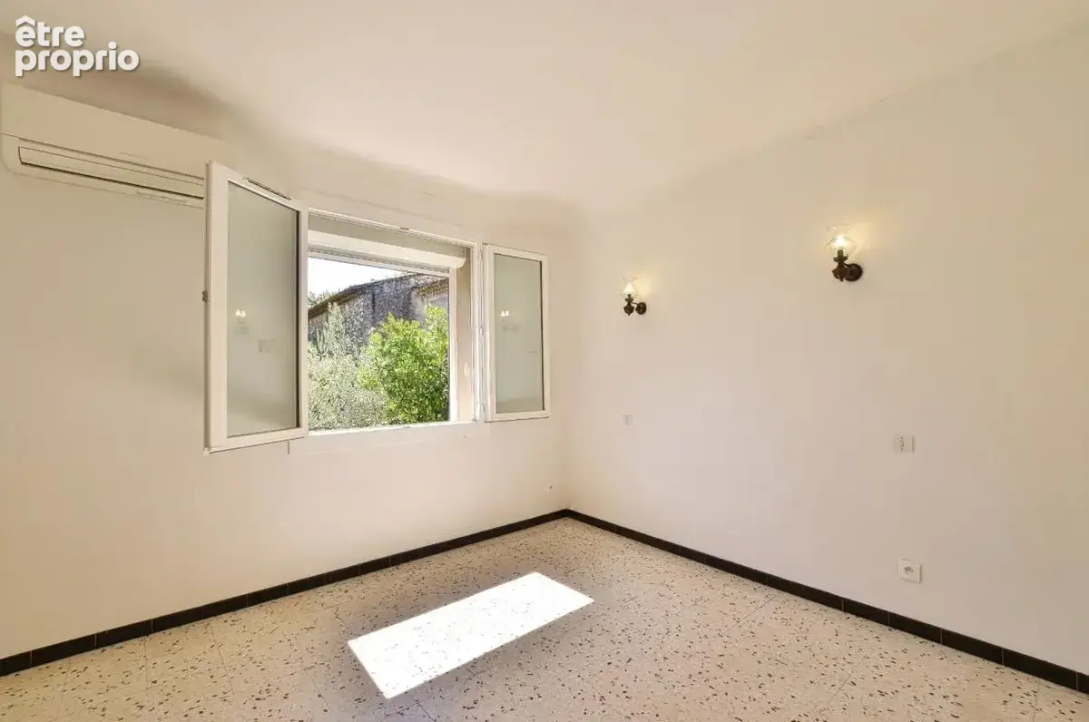 Maison de village rénovée, garage et potentiel d’aménagement - photo 8