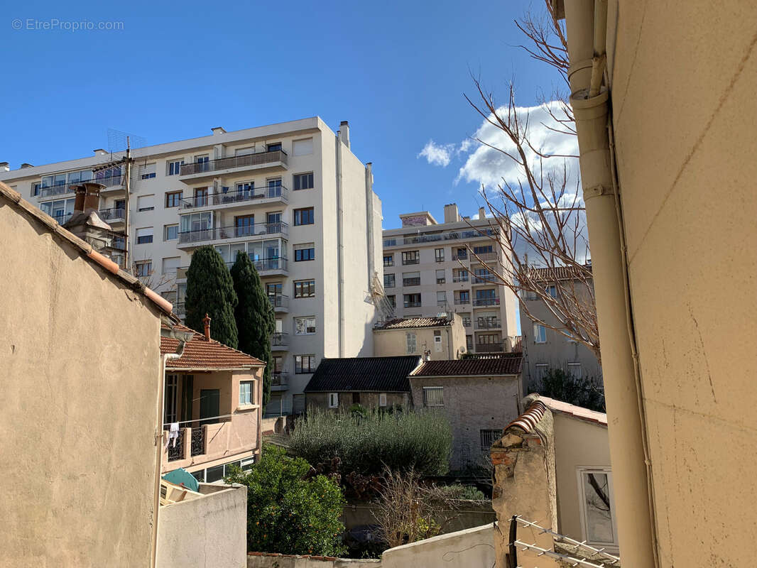 Appartement à MARSEILLE-5E