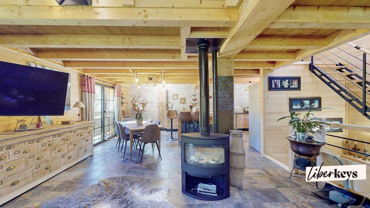 Maison à ESSERT-ROMAND