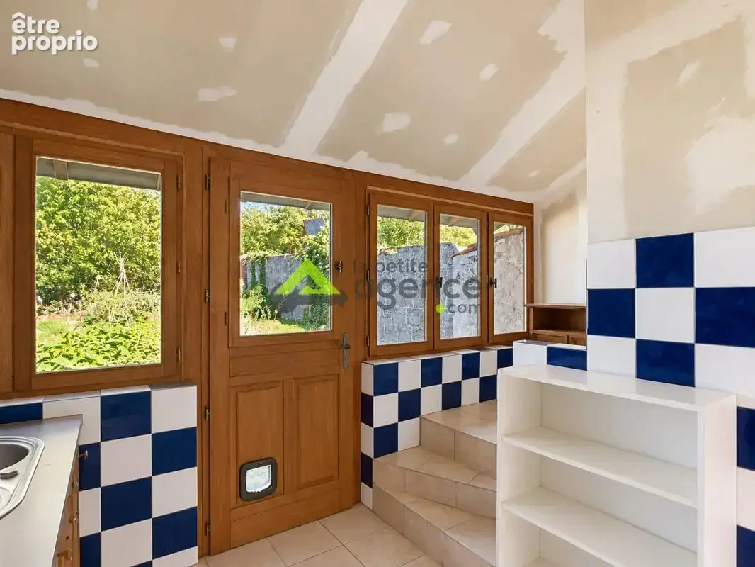 Maison de bourg de 80 m2 - jardin- bois et puits - photo 3