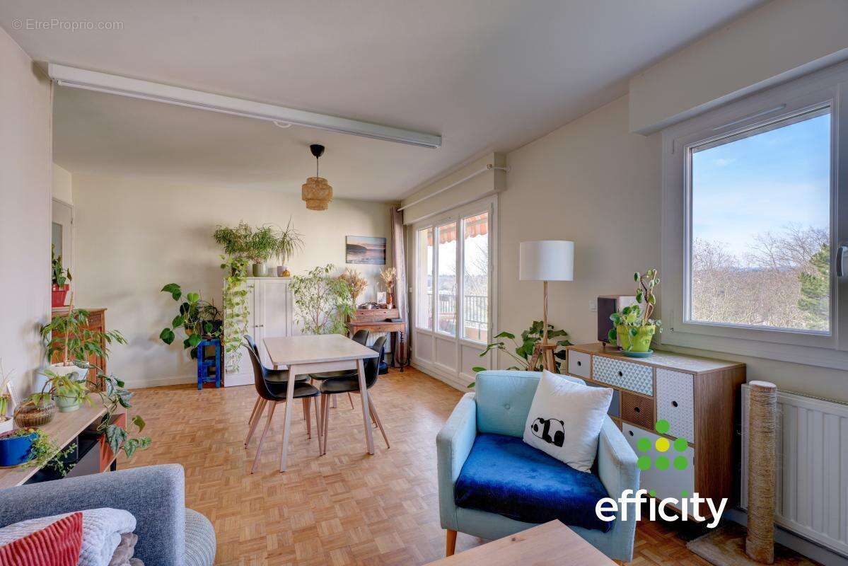 Appartement à OULLINS