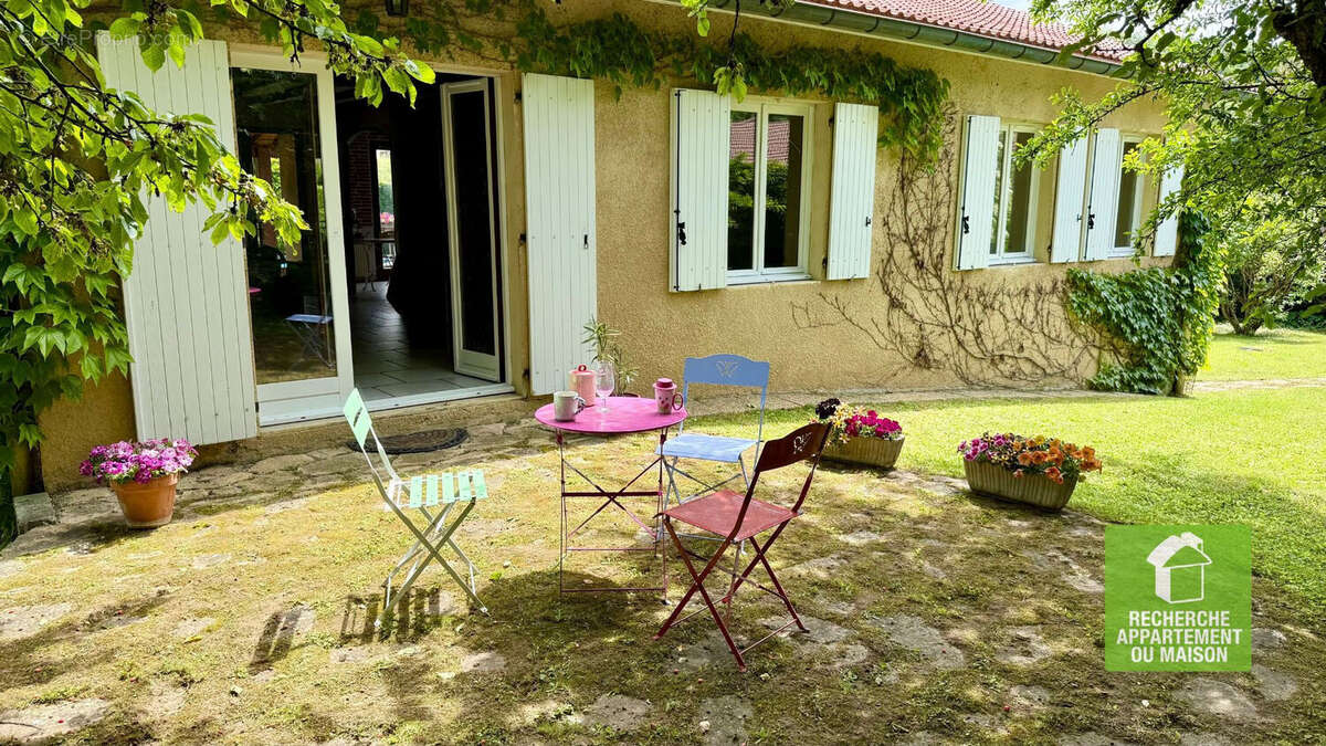 Maison à ANNOISIN-CHATELANS