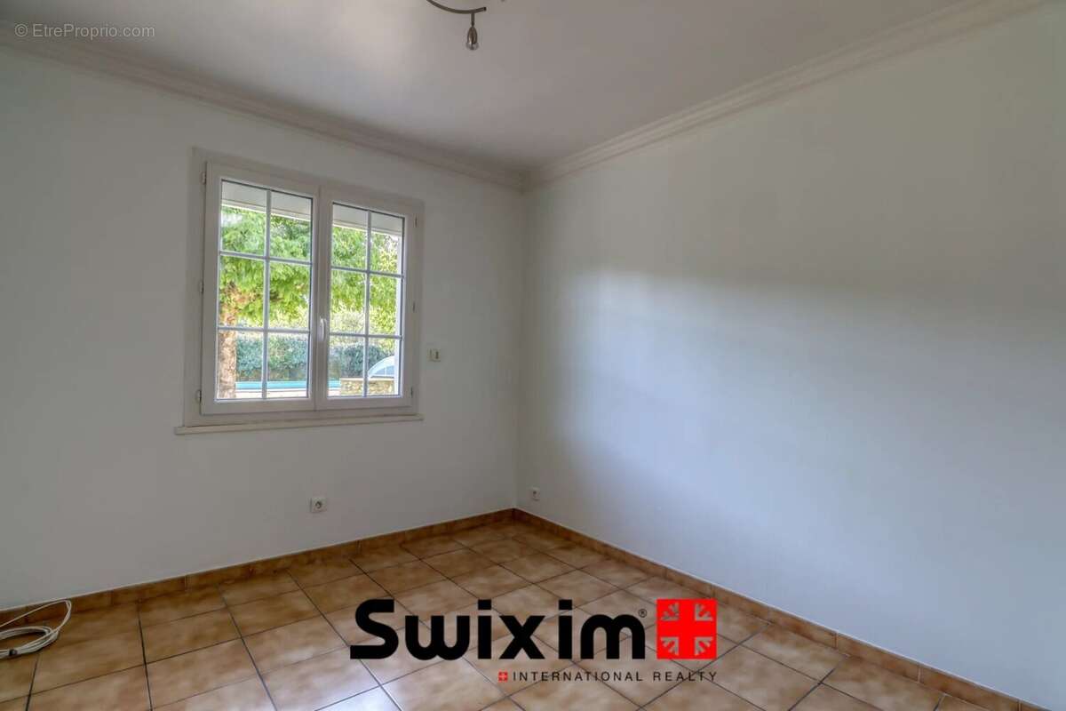 Maison 5 chambres - 176m² à Saint-Laurent-Médoc - photo 7