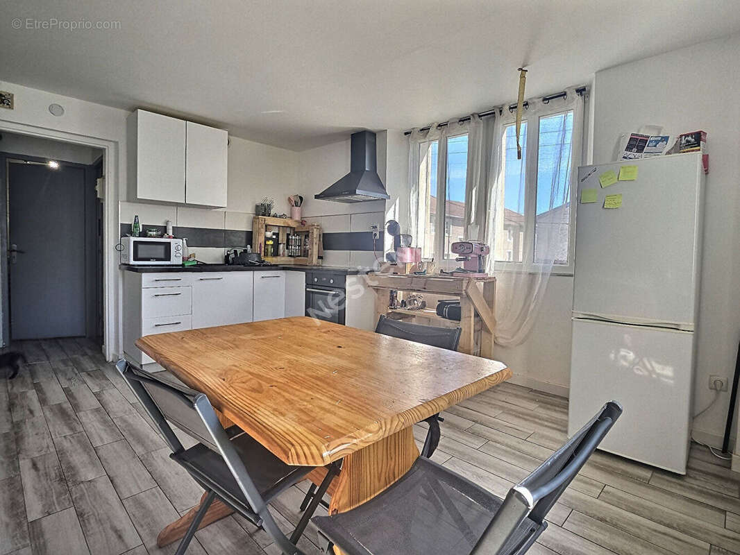 Appartement à VIC-SUR-SEILLE