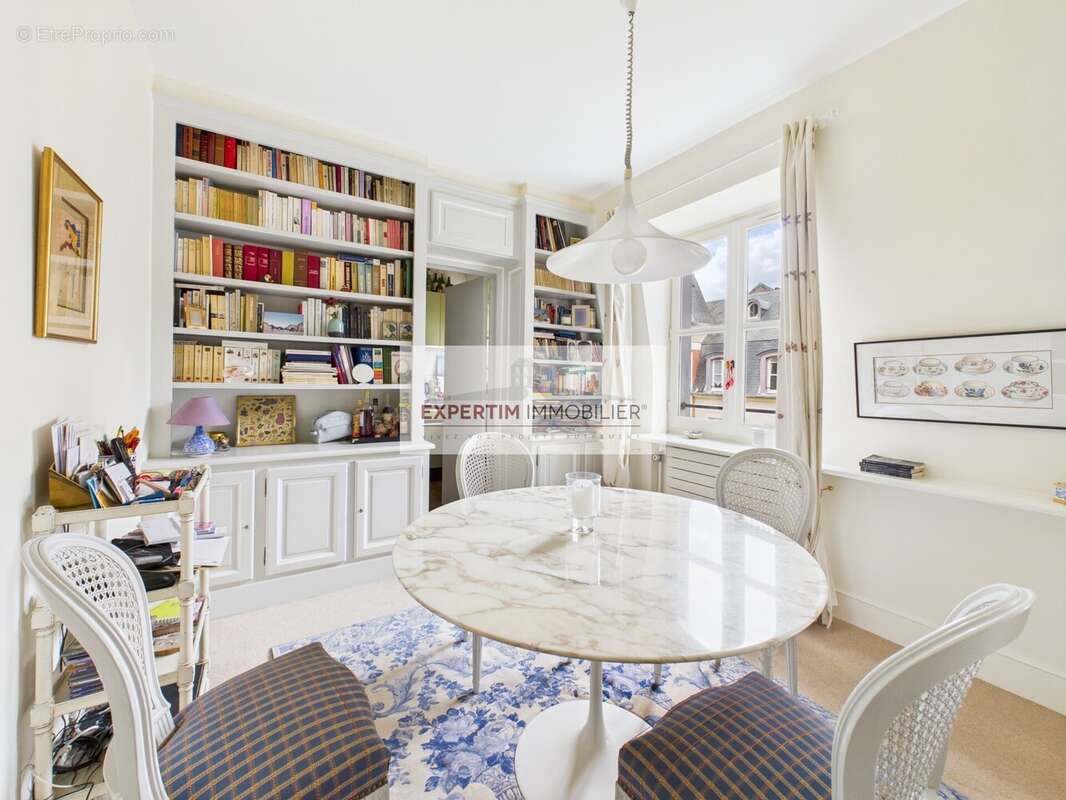 Appartement à VERSAILLES