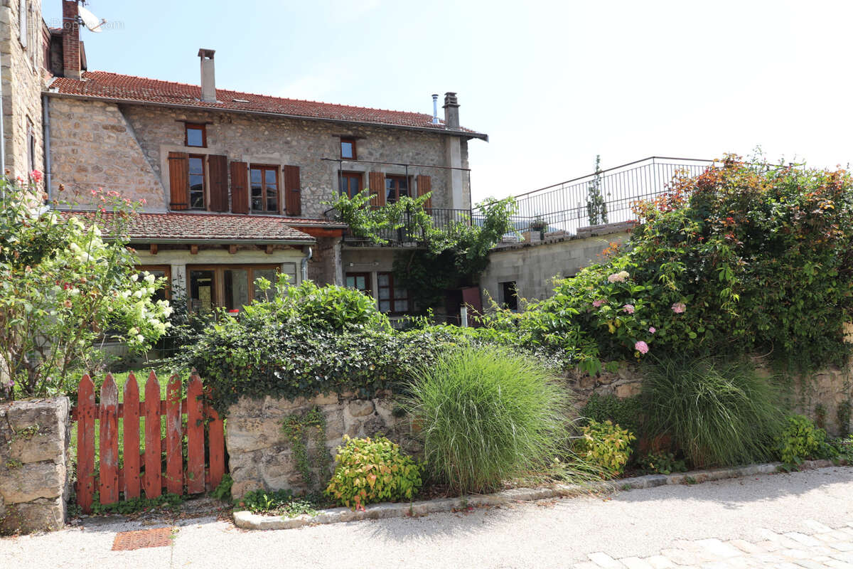 Maison à DESAIGNES
