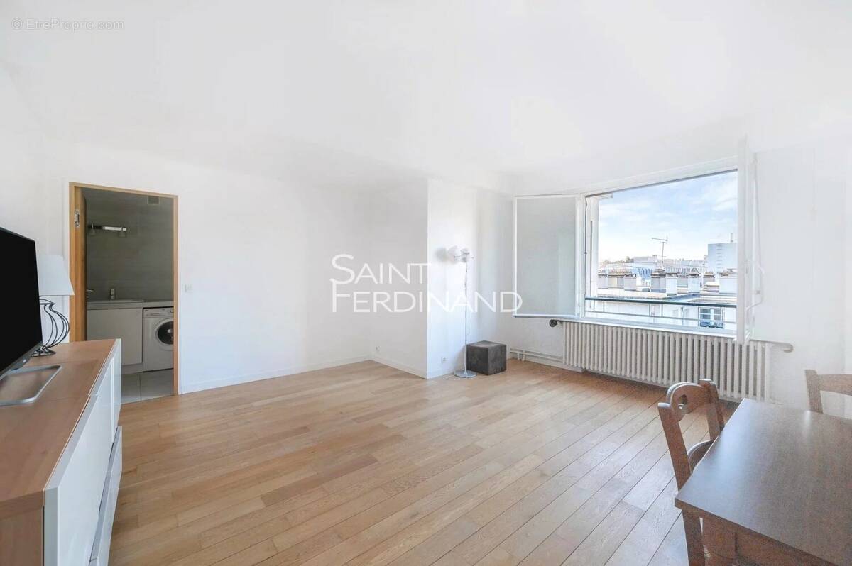 Appartement à NEUILLY-SUR-SEINE
