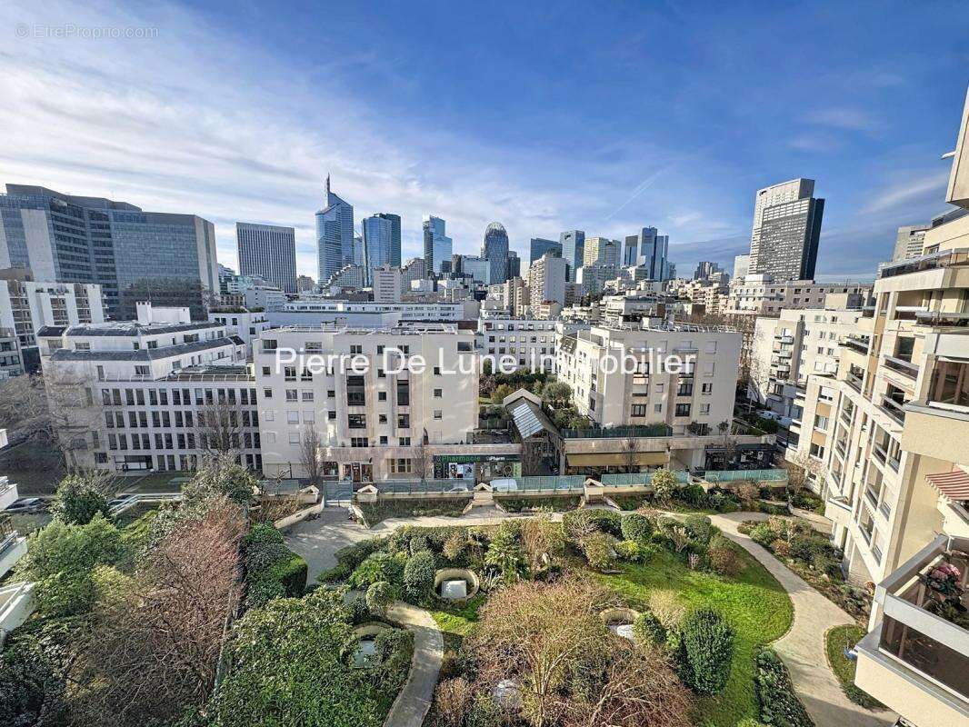 Appartement à COURBEVOIE