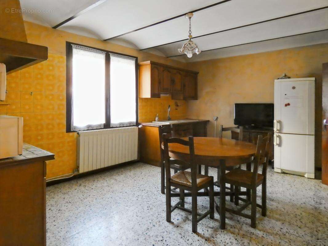 Maison à SAINT-QUENTIN-LA-POTERIE