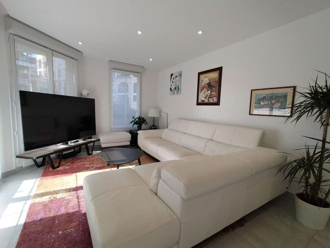 Appartement 82 m² à Le Plessis-Robinson  - photo 3