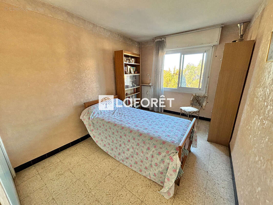 Appartement à SAINT-LAURENT-DU-VAR