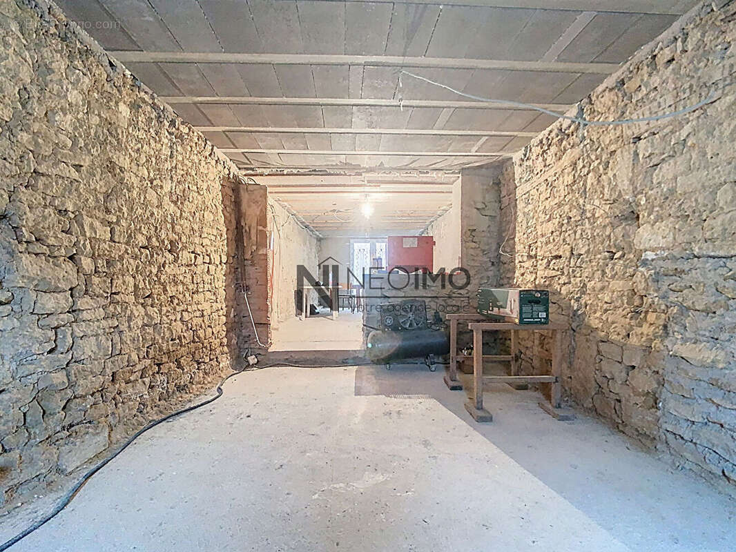 Maison à ROUVRES-LA-CHETIVE