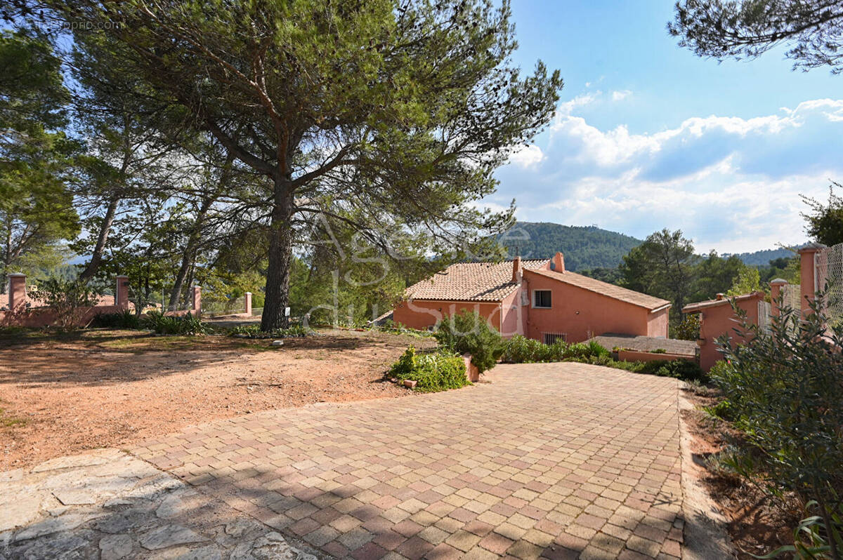 Maison à LA DESTROUSSE