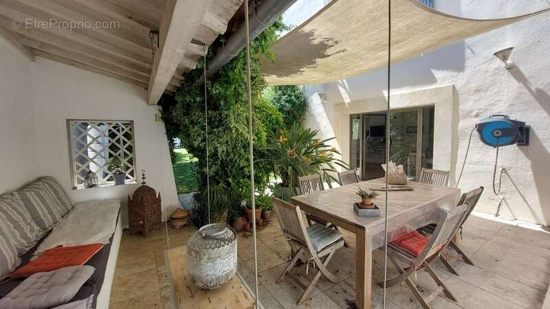 Maison à LE PONTET