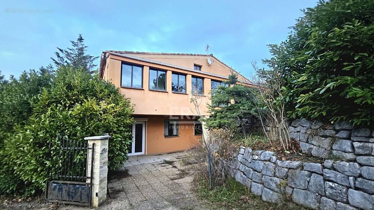 Maison à BEZAUDUN-LES-ALPES