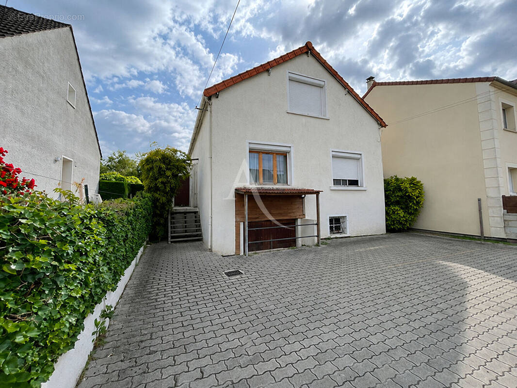 Appartement à TREMBLAY-EN-FRANCE