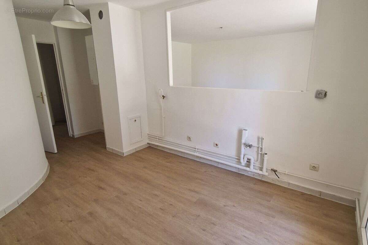 E3477A013L T3 rénové de 72.14m² avec large terrasse de 14m² quartier les matagots - photo 7