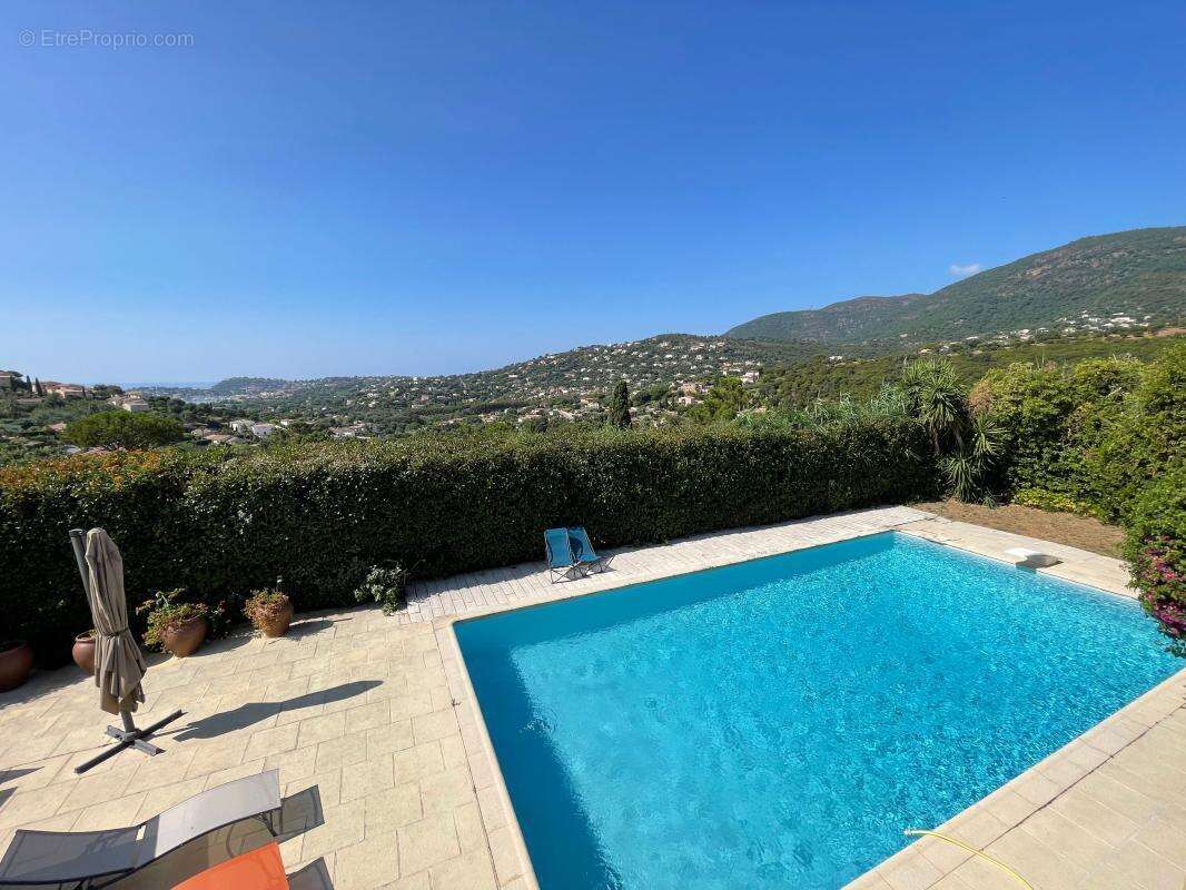 A vendre superbe villa avec vue mer a cavalaire sur mer dans le golfe de saint tropez - photo 9