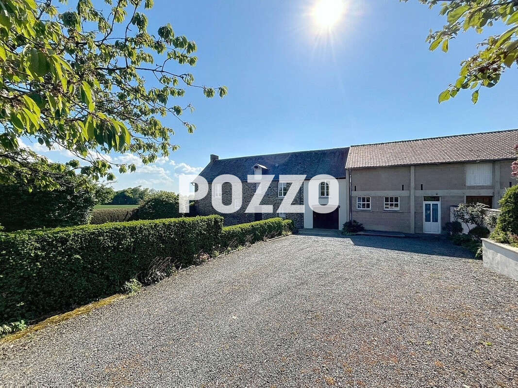 Maison à SAINT-PIERRE-DE-SEMILLY